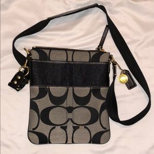 Coach signature crossbody/messenger bag
